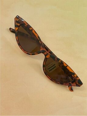 Free People Tortoiseshell Cat Eye Retro Boho Sunglasses - Brown Lenses